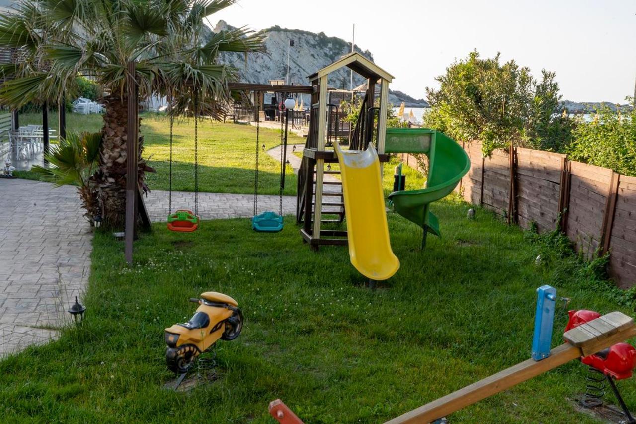 Karacakoy Mad Sea Beach Hotel מראה חיצוני תמונה